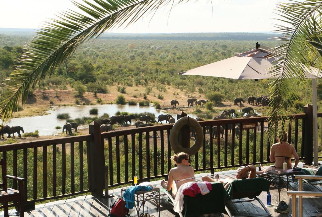 วิคตอเรีย ฟอลล์ ซาฟารี ลอดจ์ Hotel วิกตอเรียฟอลส์ ภายนอก รูปภาพ
